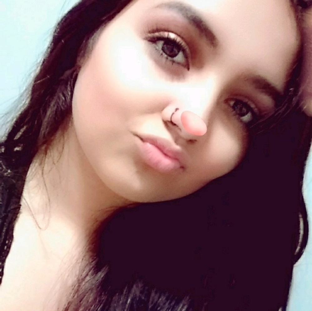 Meet your Posher, Desiree